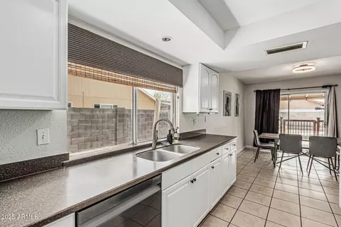 Kitchen - 3047 W Sandra Ter, Phoenix, AZ 85053 photo 1 of 3
