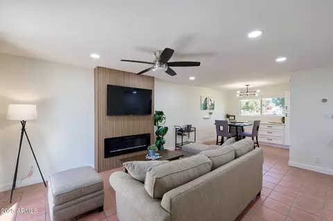 5550 N 12th St #2, Phoenix, AZ 85014