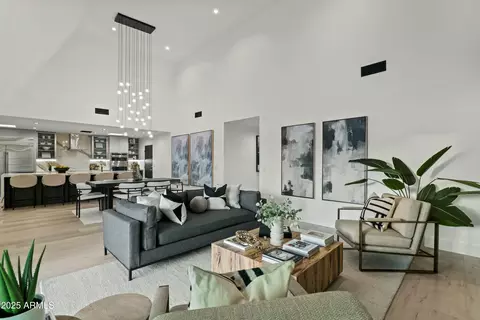 Living - 5318 N 24th Pl, Phoenix, AZ 85016 photo 1 of 3