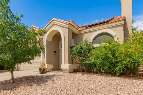 Exterior - 826 W Devon Dr, Gilbert, AZ 85233 photo 3 of 9