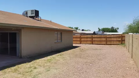 Exterior - 7506 W Devonshire Ave, Phoenix, AZ 85033 photo 3 of 5