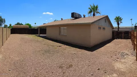 Exterior - 7506 W Devonshire Ave, Phoenix, AZ 85033 photo 4 of 5