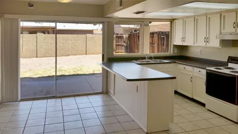 Kitchen - 7506 W Devonshire Ave, Phoenix, AZ 85033 photo 2 of 2