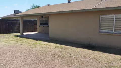 Exterior - 7506 W Devonshire Ave, Phoenix, AZ 85033 photo 2 of 5