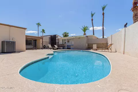 Exterior - 10472 W Devonshire Ave, Phoenix, AZ 85037 photo 10 of 10