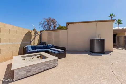 Exterior - 10472 W Devonshire Ave, Phoenix, AZ 85037 photo 9 of 10