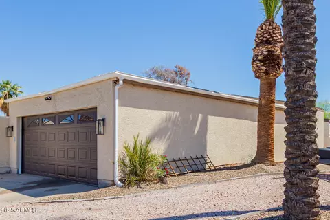 Exterior - 10472 W Devonshire Ave, Phoenix, AZ 85037 photo 5 of 10