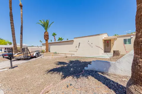 Exterior - 10472 W Devonshire Ave, Phoenix, AZ 85037 photo 3 of 10