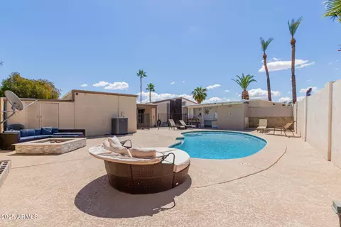 Exterior - 10472 W Devonshire Ave, Phoenix, AZ 85037 photo 8 of 10