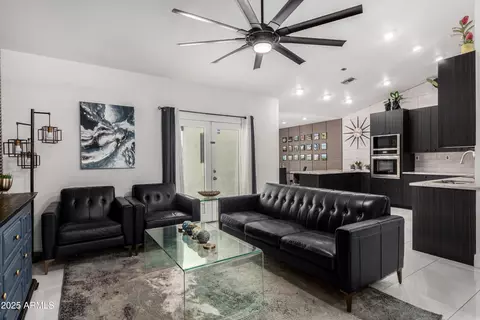 102 S Honeysuckle Ln, Gilbert, AZ 85296 photo 5