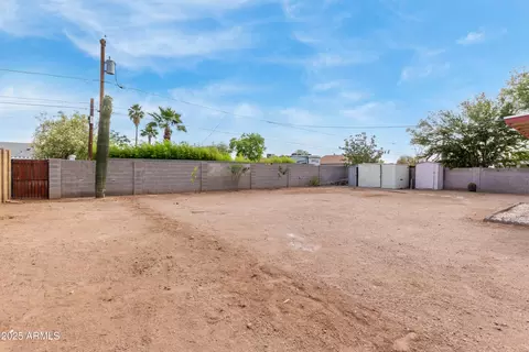Exterior - 655 E Hondo Ave, Apache Junction, AZ 85119 photo 4 of 7