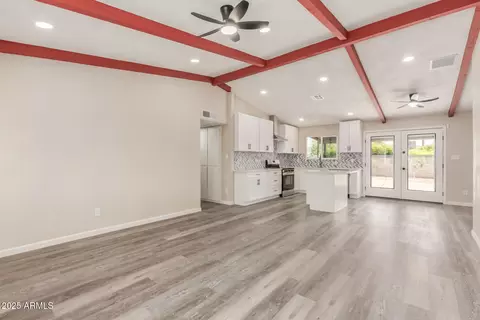 Living - 655 E Hondo Ave, Apache Junction, AZ 85119 photo 1 of 3