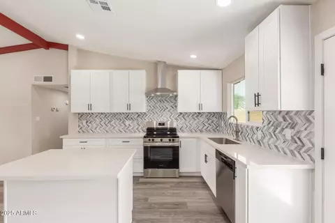 Kitchen - 655 E Hondo Ave, Apache Junction, AZ 85119 photo 2 of 3