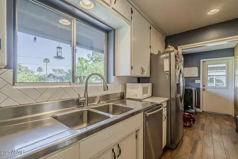 Kitchen - 125 N Fraser Dr E, Mesa, AZ 85203 photo 5 of 5