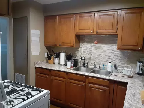 4223 Earll Dr, Phoenix, AZ 85018 photo 2