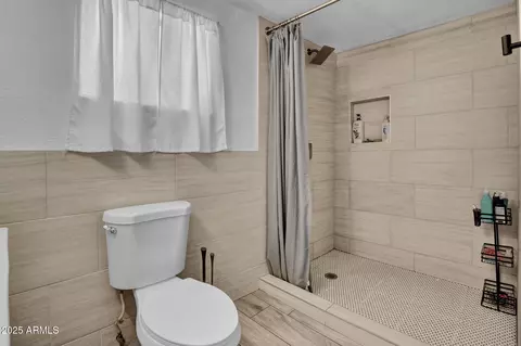 Bath - 1815 E Illini St, Phoenix, AZ 85040 photo 1 of 2