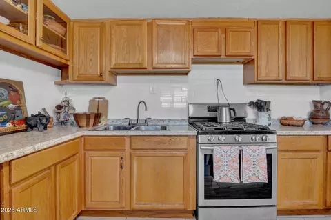 Kitchen - 1815 E Illini St, Phoenix, AZ 85040 photo 3 of 4
