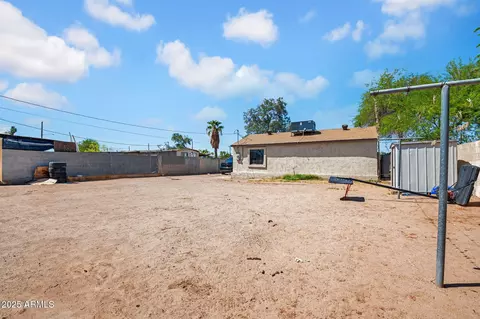 Exterior - 1815 E Illini St, Phoenix, AZ 85040 photo 3 of 3