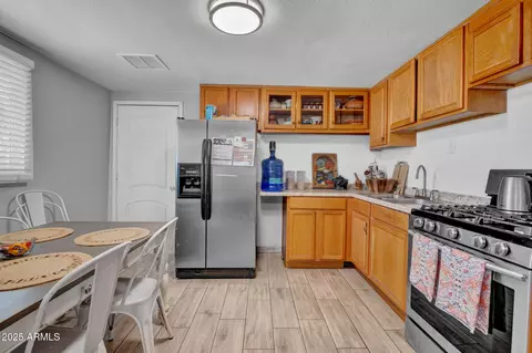 Kitchen - 1815 E Illini St, Phoenix, AZ 85040 photo 2 of 4