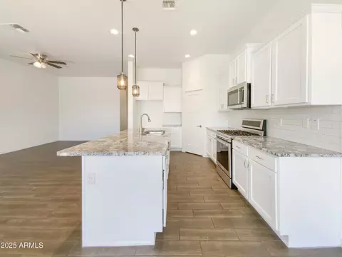 Kitchen - 10531 E Nopal Ave, Mesa, AZ 85209 photo 1 of 2