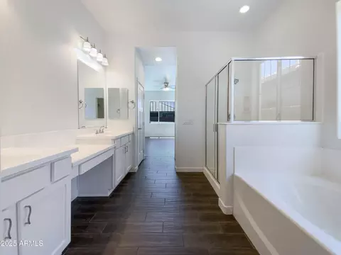 Bath - 10531 E Nopal Ave, Mesa, AZ 85209 photo 1 of 2