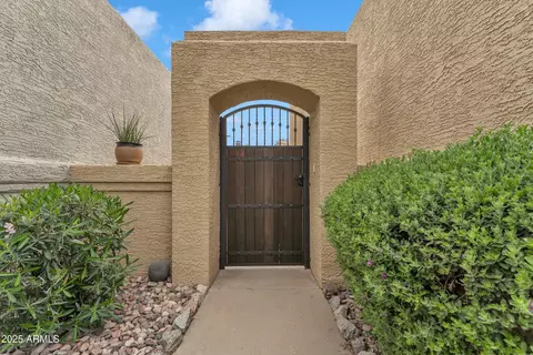 4545 E Wescott Dr, Phoenix, AZ 85050 photo 3
