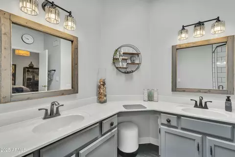 4545 E Wescott Dr, Phoenix, AZ 85050 photo 23