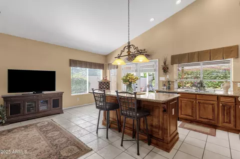 Kitchen - 4720 E Bighorn Ave, Phoenix, AZ 85044 photo 2 of 3