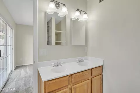 Bath - 2424 E Fairfield St, Mesa, AZ 85213 photo 1 of 5