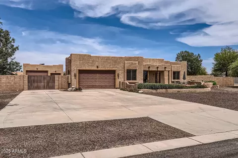 24822 W Red Robin Dr, Wittmann, AZ 85361