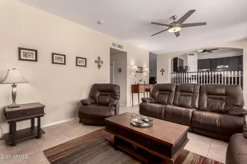 4834 E Robin Ln, Phoenix, AZ 85054 photo 12