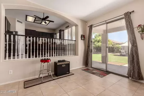 4834 E Robin Ln, Phoenix, AZ 85054 photo 14