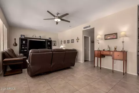 4834 E Robin Ln, Phoenix, AZ 85054 photo 13