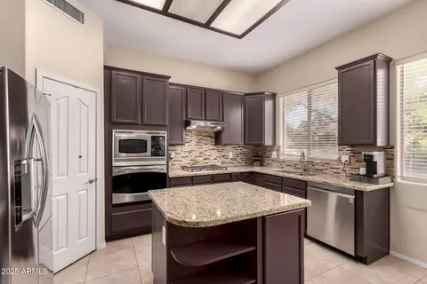 4834 E Robin Ln, Phoenix, AZ 85054 photo 15