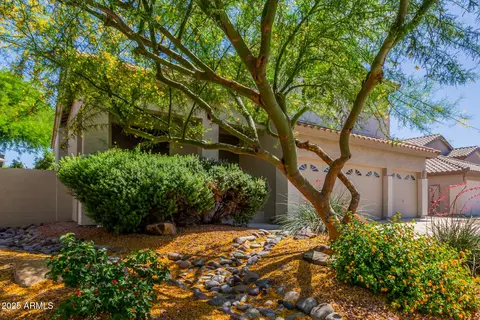 4834 E Robin Ln, Phoenix, AZ 85054 photo 3