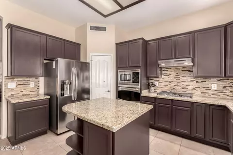 4834 E Robin Ln, Phoenix, AZ 85054 photo 18