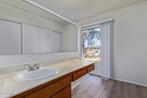 Bath - 8640 W Mitchell Dr, Phoenix, AZ 85037 photo 2 of 4