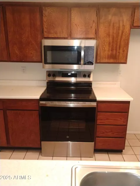 Kitchen - 8640 W Mitchell Dr, Phoenix, AZ 85037 photo 2 of 3