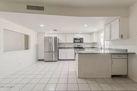 Kitchen - 10655 E Broadway Rd, Mesa, AZ 85208 photo 2 of 6