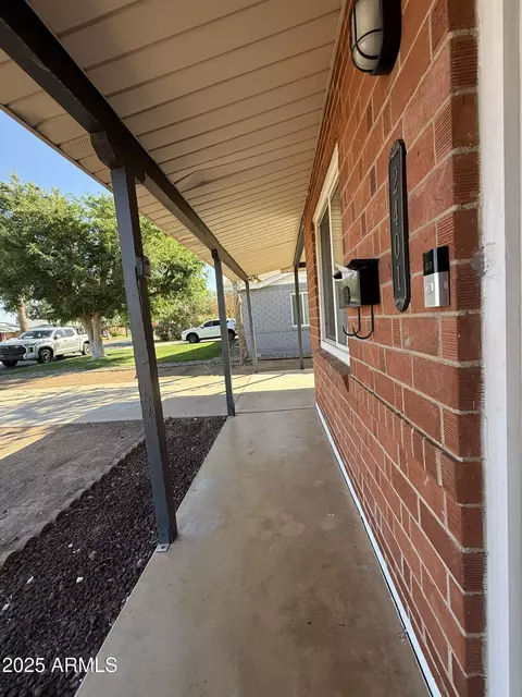 Exterior - 2401 W Weldon Ave, Phoenix, AZ 85015 photo 12 of 13