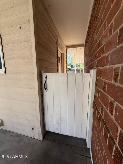 Exterior - 2401 W Weldon Ave, Phoenix, AZ 85015 photo 10 of 13