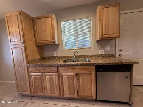 Kitchen - 2401 W Weldon Ave, Phoenix, AZ 85015 photo 3 of 5