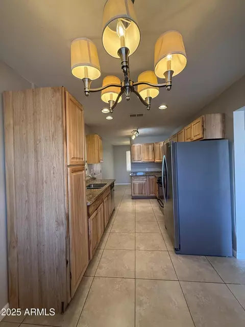 Kitchen - 2401 W Weldon Ave, Phoenix, AZ 85015 photo 2 of 5