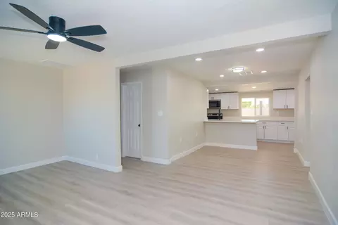 3249 E Sunnyside Ln, Phoenix, AZ 85032 photo 8