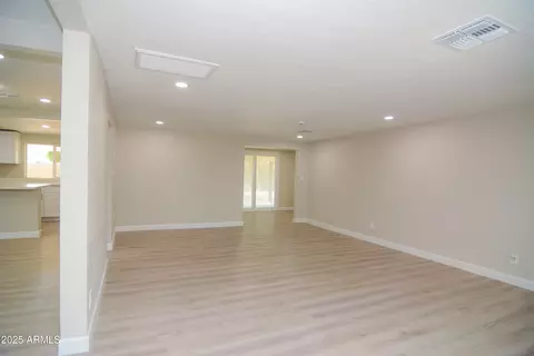 3249 E Sunnyside Ln, Phoenix, AZ 85032 photo 9