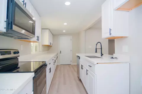 3249 E Sunnyside Ln, Phoenix, AZ 85032 photo 17