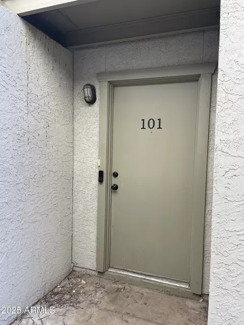 Exterior - 2844 E Monte Cristo Ave, Phoenix, AZ 85032 photo 6 of 13