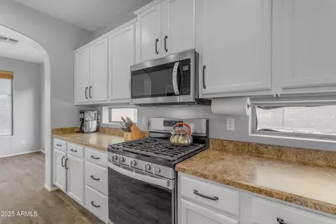 Kitchen - 4093 E Dublin St, Gilbert, AZ 85295 photo 5 of 6