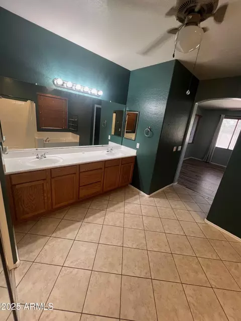 Bath - 4130 E Megan St, Gilbert, AZ 85295 photo 1 of 4