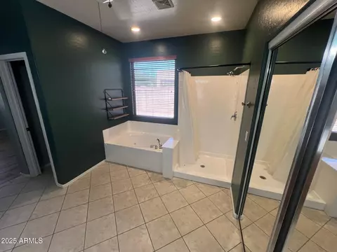Bath - 4130 E Megan St, Gilbert, AZ 85295 photo 2 of 4